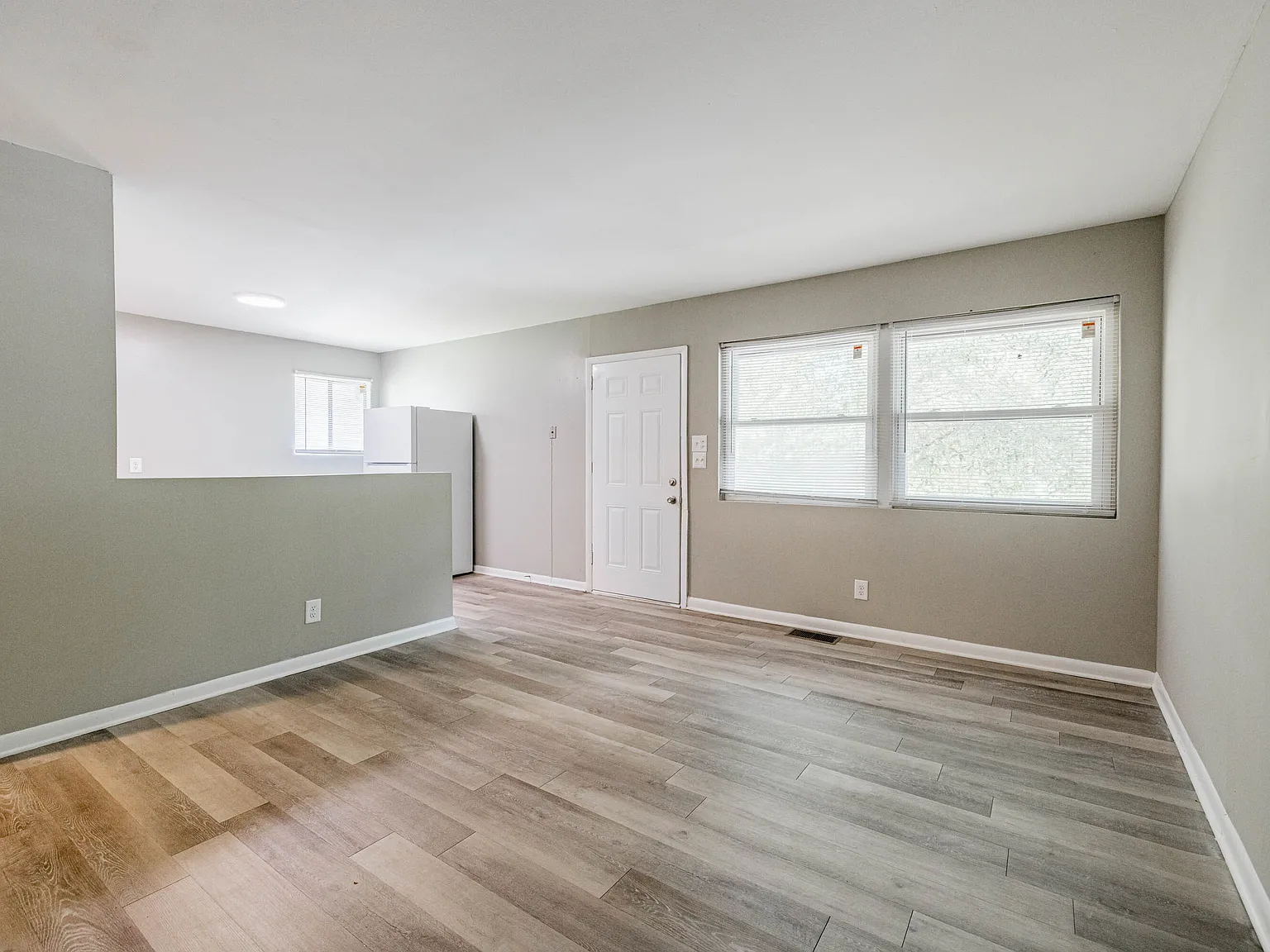2 bed, 800 sqft, $1,249 — Photo 3