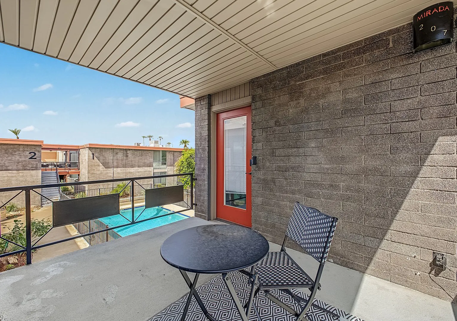 Fully Furnished 3/2 mid century condo. — Photo 2