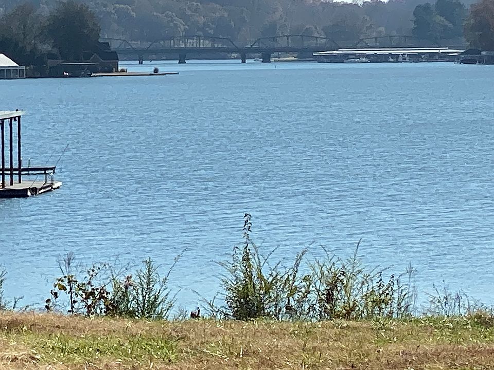 2nd image of 301 N Shore Dr