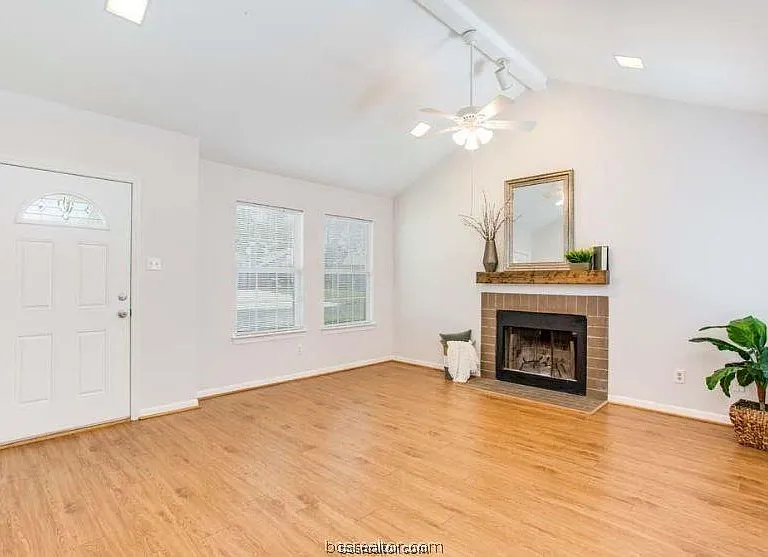 808 Kalanchoe Ct — Photo 2