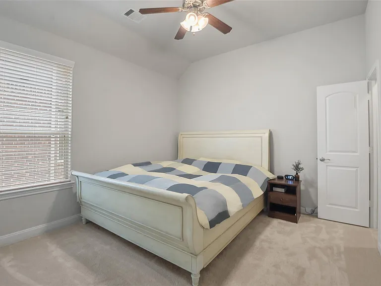 24727 Horsetooth Dr — Photo 17