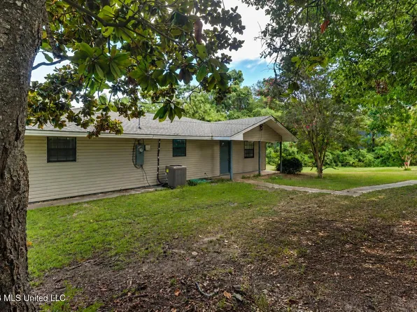 101 Saint Charles Ave, Long Beach, MS 39560