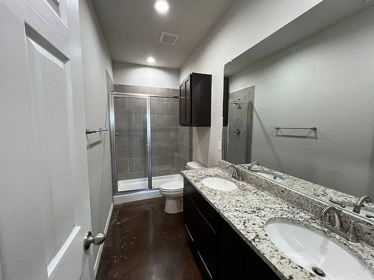 1102 Renee Way — Photo 15