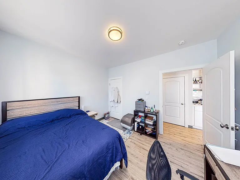 245 Whitney Ave #2L — Photo 5