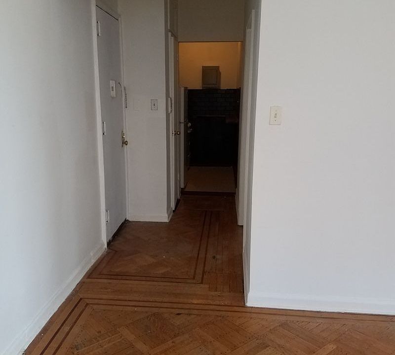 2nd image of 390 E 21st St APT 4A