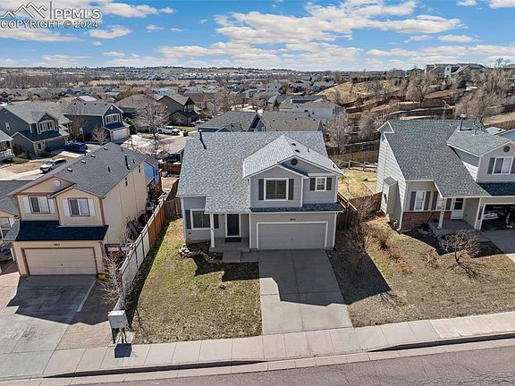 3rd image of 1055 Lords Hill Dr