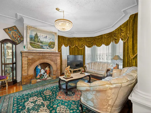 2746 Kennedy Boulevard image 9 of 37