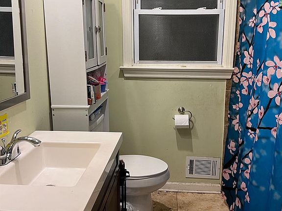5th image of 821 Boesel Ave