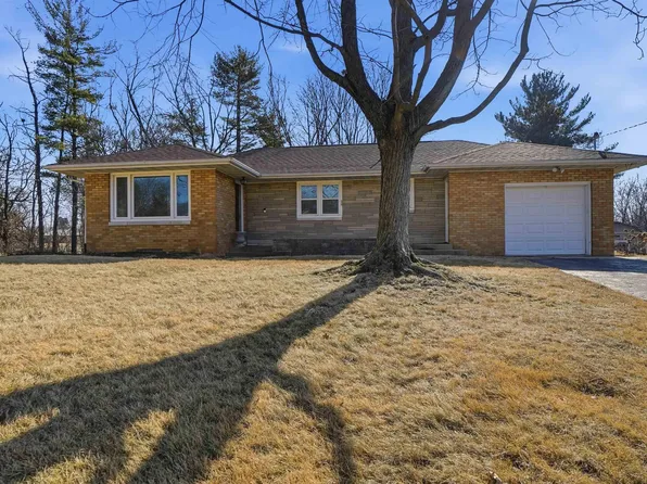 224 Mount Aire Dr, East Peoria, IL 61611