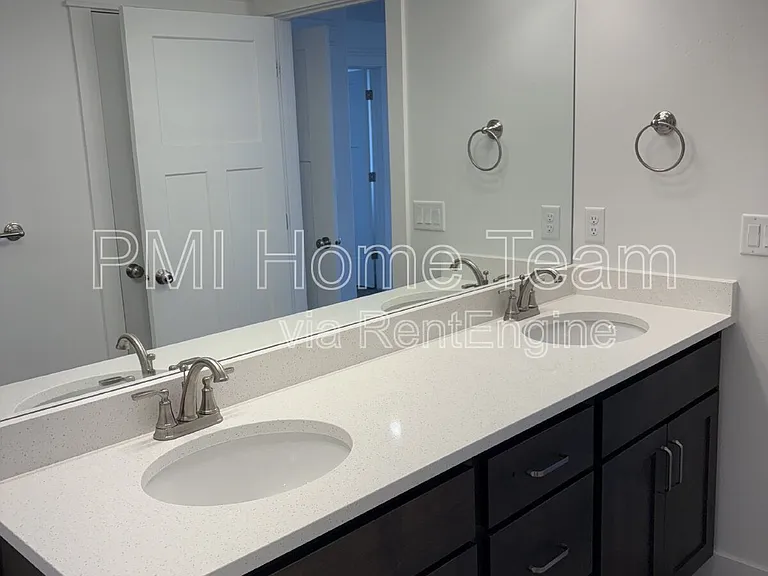 618 W Cozy Ln — Photo 7