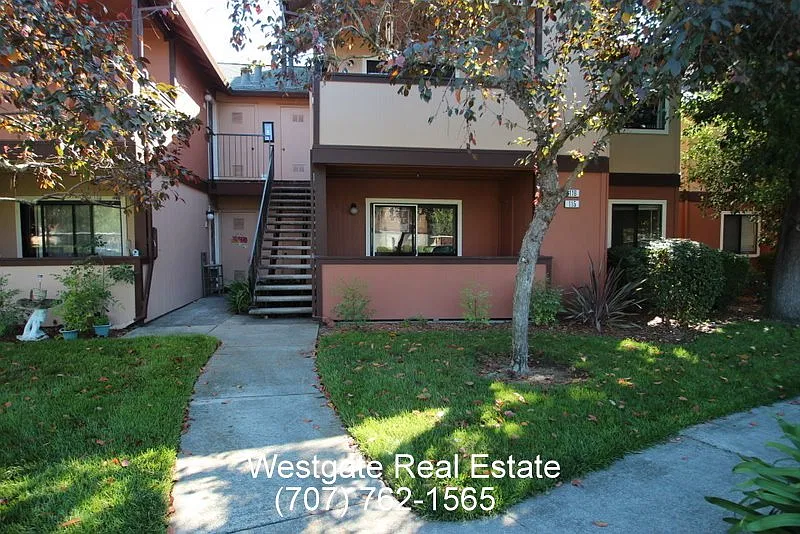 Updated 2/2 Ground Level Windsong Condo - 8201 Camino Colegio #115 — Photo 4