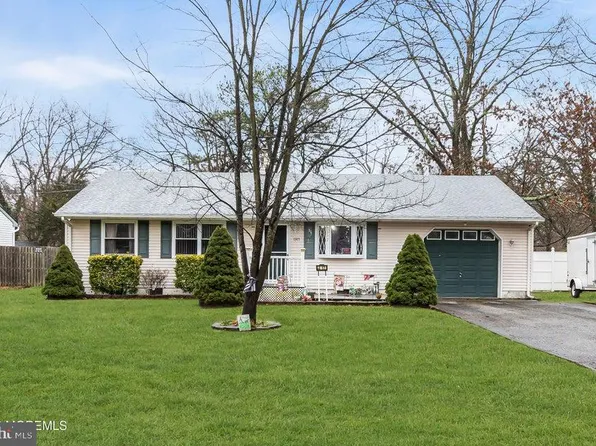 1317 Eisenhower St, Lakewood, NJ 08701