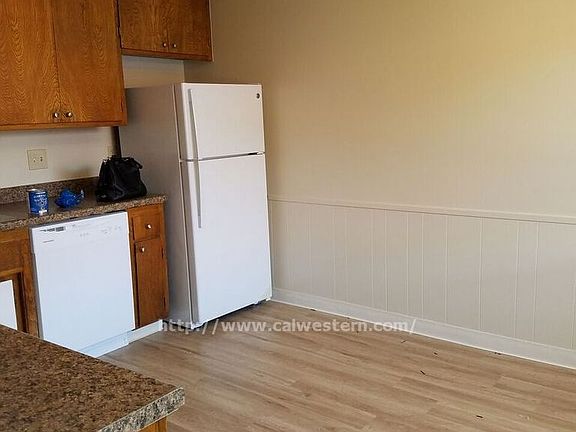 5th image of 240 Adler Ave APT 3