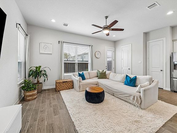 4th image of 1514 Canter Bayou Way