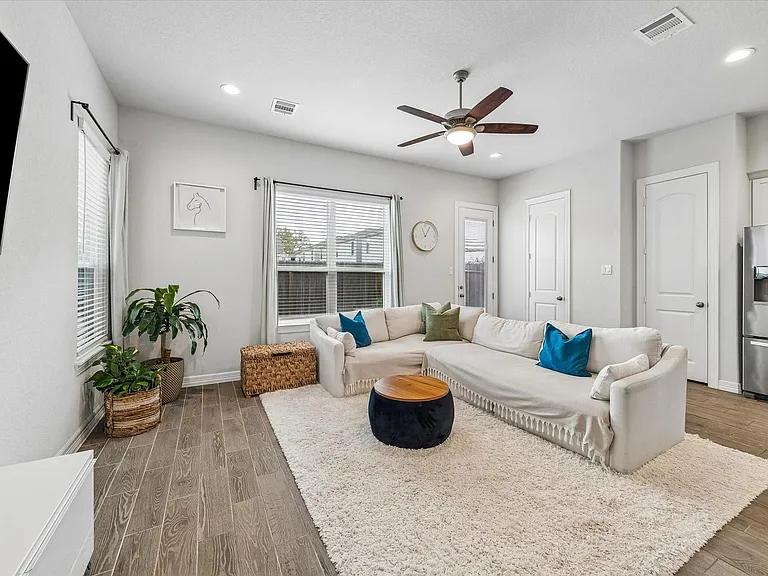 1514 Canter Bayou Way — Photo 4