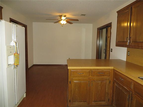 5th image of 1931 S Roseville St