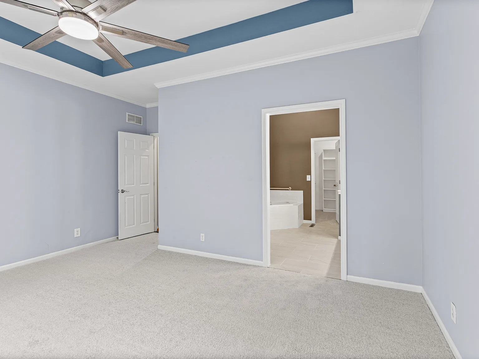 3 bed, 2520 sqft, $2,790 — Photo 4