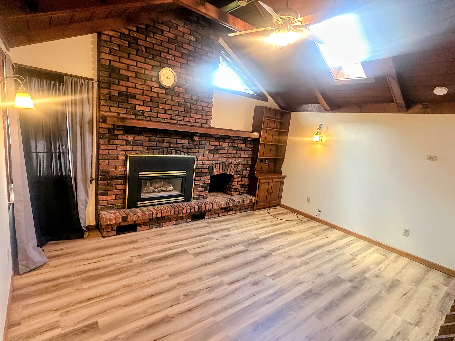 2 bed, 1.5 bath, 1300 sqft, $1,500 — Photo 4