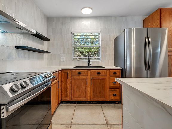 5th image of 432 Margaret Ct