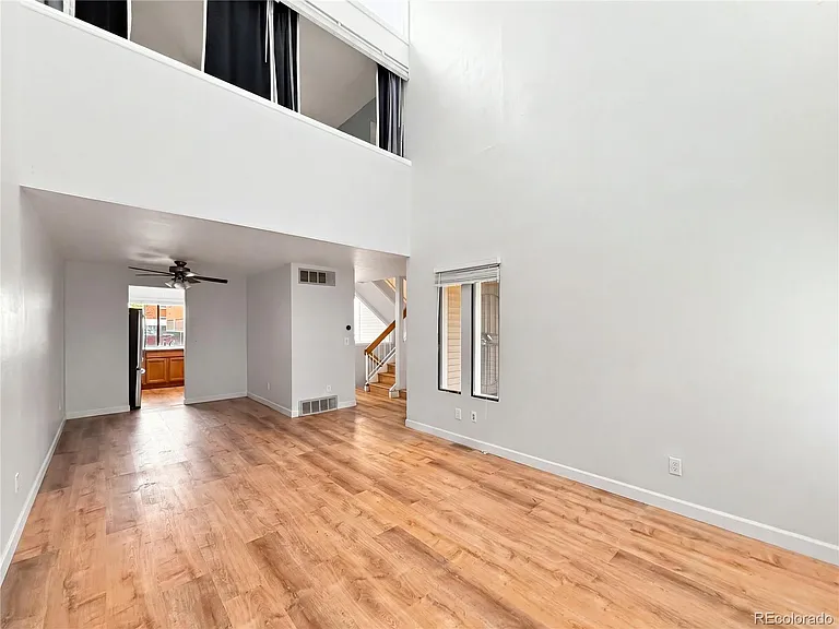 1050 S Monaco Street Pkwy — Photo 3