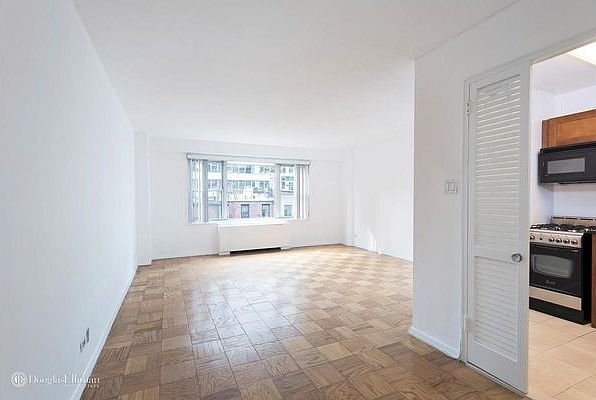 1st image of 220 E 60th St APT 5G
