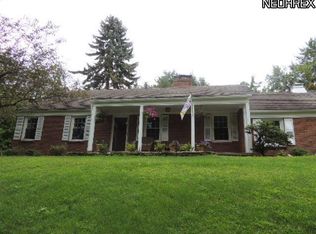 1015 Perry Dr, Akron, OH 44313