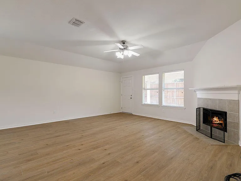8306 Nicholson Dr — Photo 6