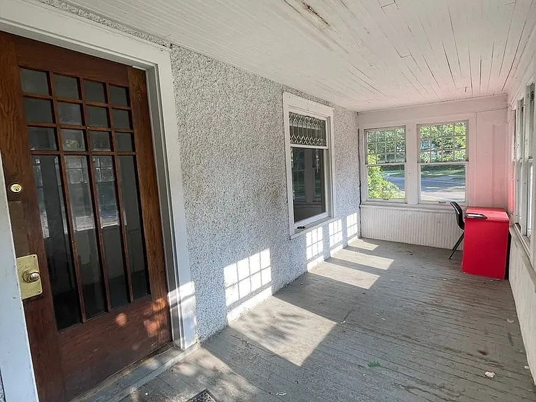 1116 Packard St — Photo 3