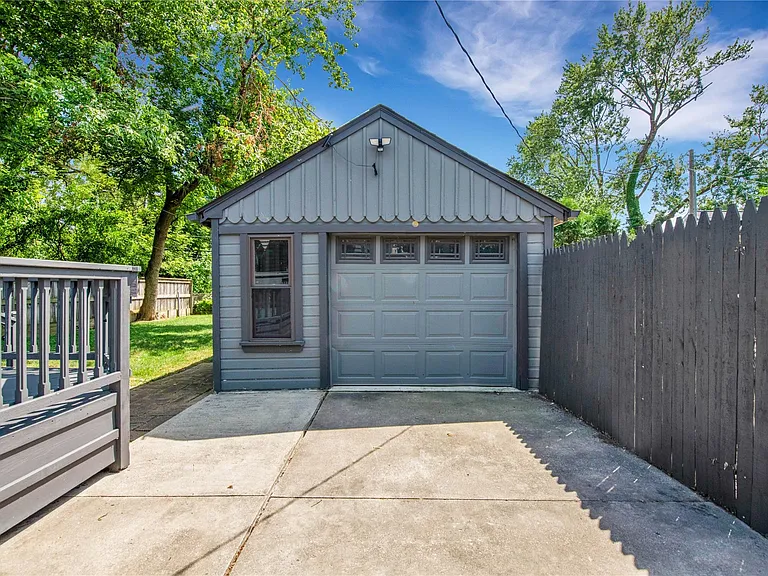 1444 Bennaville Ave — Photo 24