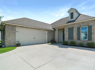 3694 Kingsbarns Dr, Zachary, LA 70791