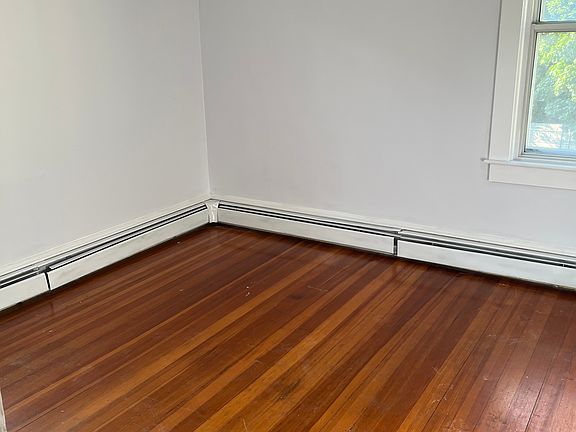 5th image of 2213 S Main St APT 2