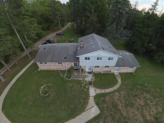 3rd image of 10149 Corunna Rd #C