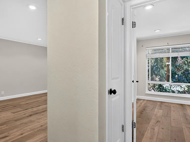410 N Civic Dr #315 — Photo 8