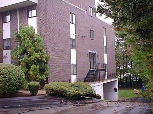 5th image of 58 South St Unit 304