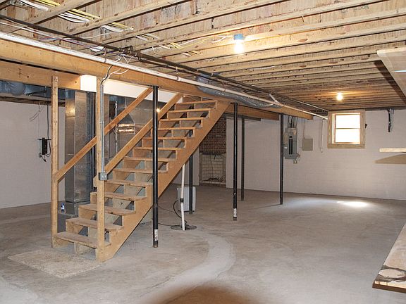 5th image of 2 Fox Den Ct