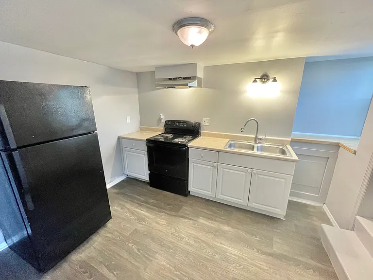 3 Sherman Ave #1 — Photo 2