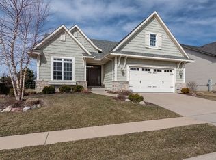 4146 W Kingston Cir, Bettendorf, IA 52722