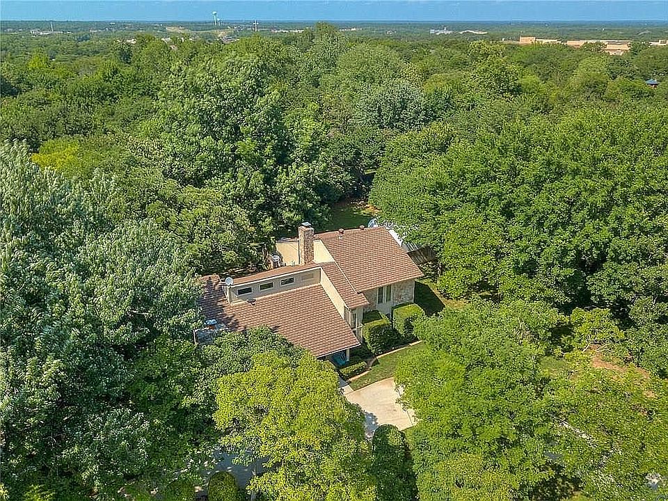 1st image of 3705 Cactus Dr