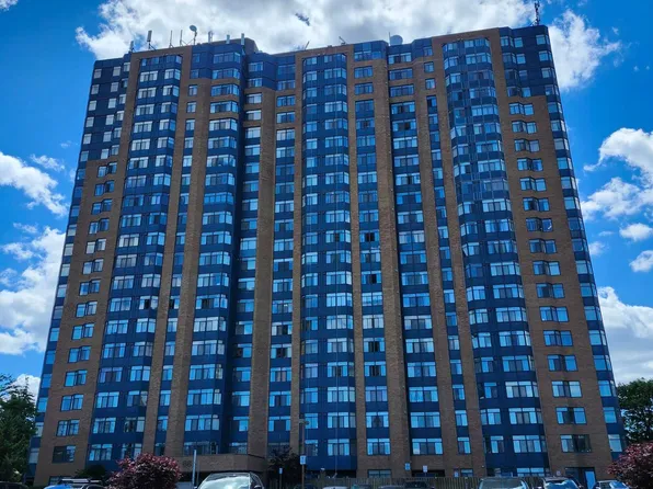 88 Alton Towers Cir #1601, Toronto, ON M1V 5C5