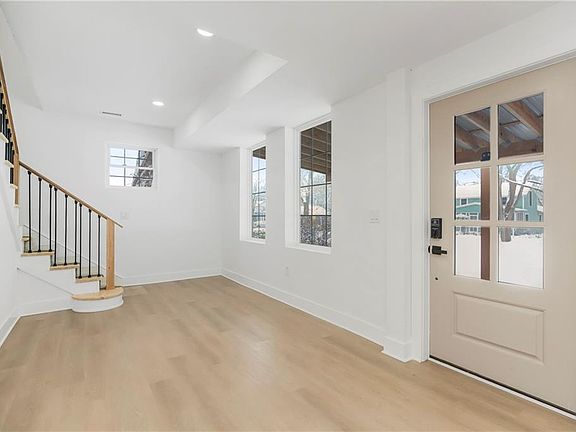 5th image of 1327 New Jersey St