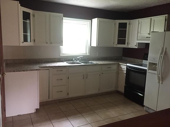 2nd image of 1621 E Edwards Ave