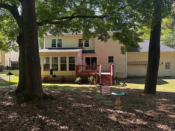 2nd image of 1607 Ellington Rd SE