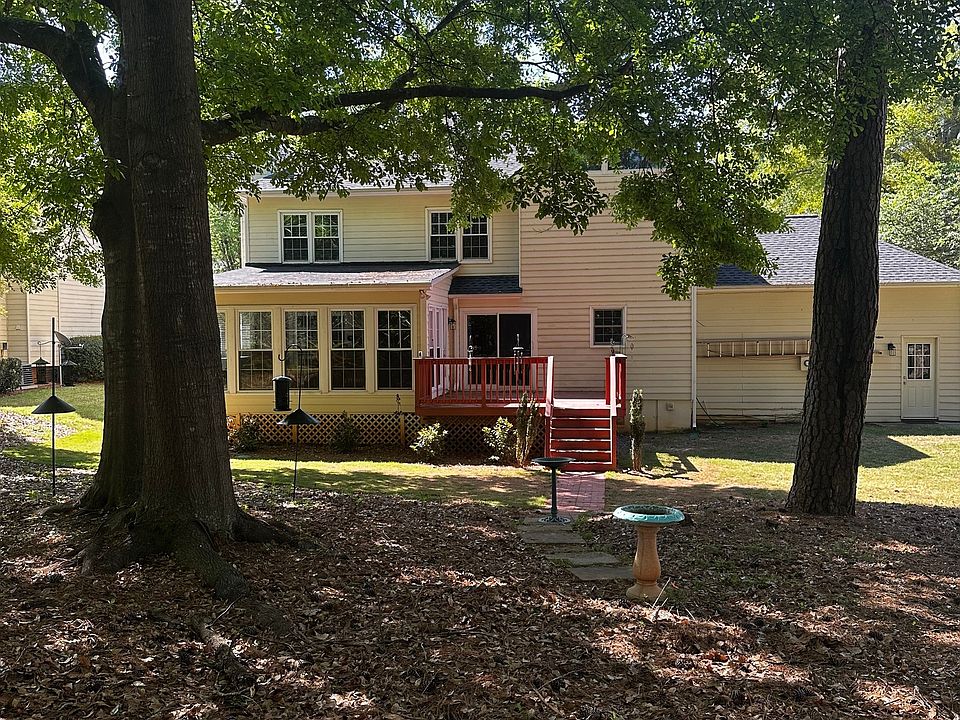2nd image of 1607 Ellington Rd SE