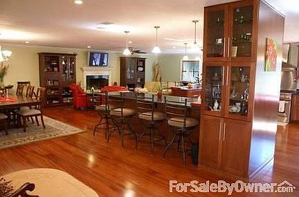 3rd image of 3612 Mercier Dr