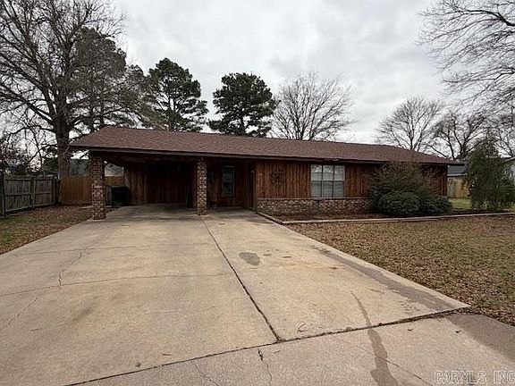 2nd image of 20 Green Meadow Dr