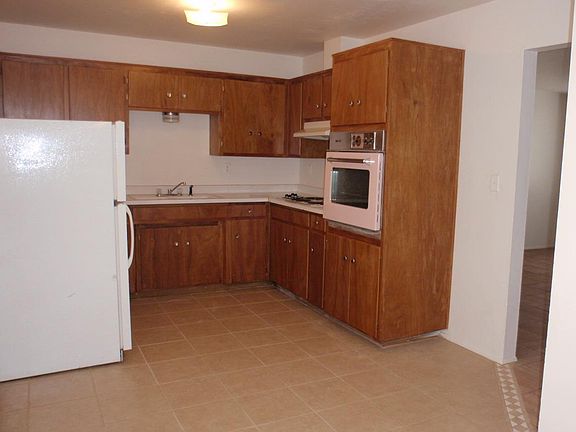 2nd image of 2910 N Flanwill Blvd