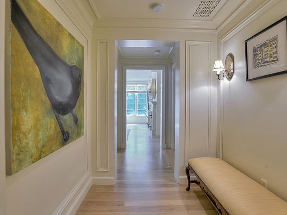 5th image of 555 Byron St APT 211