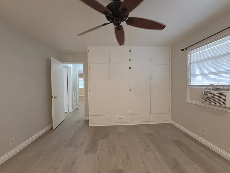 3705 S Victoria Ave — Photo 14