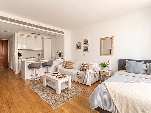 4th image of 301 E 61st St APT 3C