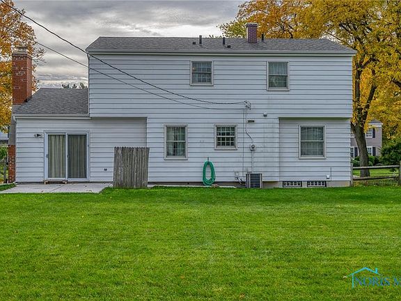 5th image of 629 Stacey Ln